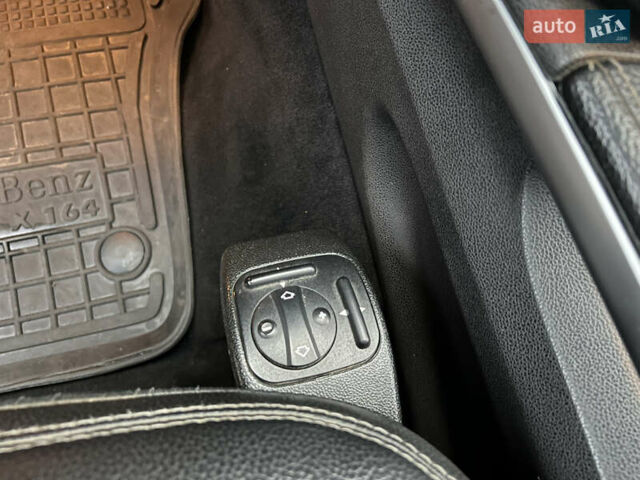 Серый Мерседес ГЛ-класс, объемом двигателя 2.99 л и пробегом 646 тыс. км за 9999 $, фото 22 на Automoto.ua
