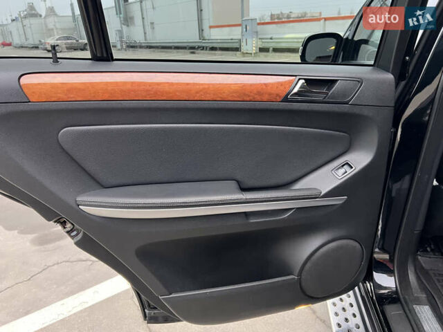 Серый Мерседес ГЛ-класс, объемом двигателя 2.99 л и пробегом 646 тыс. км за 9999 $, фото 39 на Automoto.ua