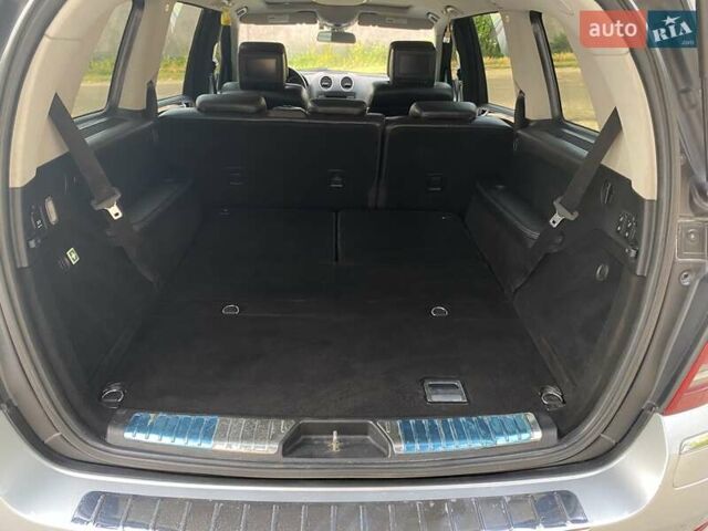 Серый Мерседес ГЛ-класс, объемом двигателя 4.66 л и пробегом 213 тыс. км за 12000 $, фото 39 на Automoto.ua