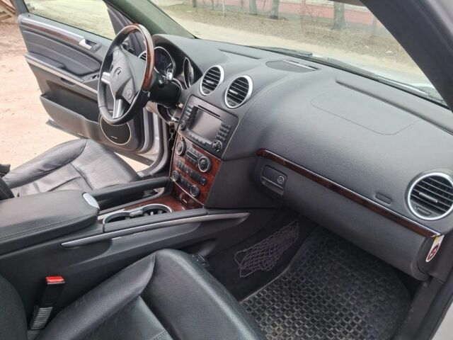 Серый Мерседес ГЛ-класс, объемом двигателя 4 л и пробегом 320 тыс. км за 9830 $, фото 16 на Automoto.ua