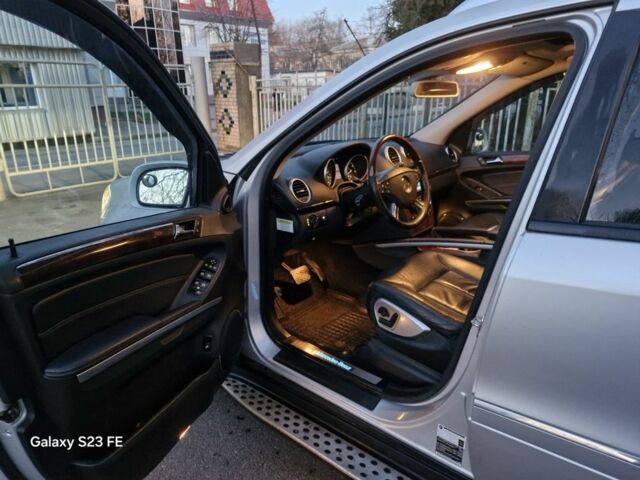 Сірий Мерседес ГЛ-Клас, об'ємом двигуна 5.5 л та пробігом 270 тис. км за 13200 $, фото 8 на Automoto.ua