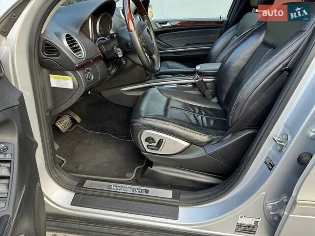 Серый Мерседес ГЛ-класс, объемом двигателя 5.46 л и пробегом 137 тыс. км за 15000 $, фото 30 на Automoto.ua