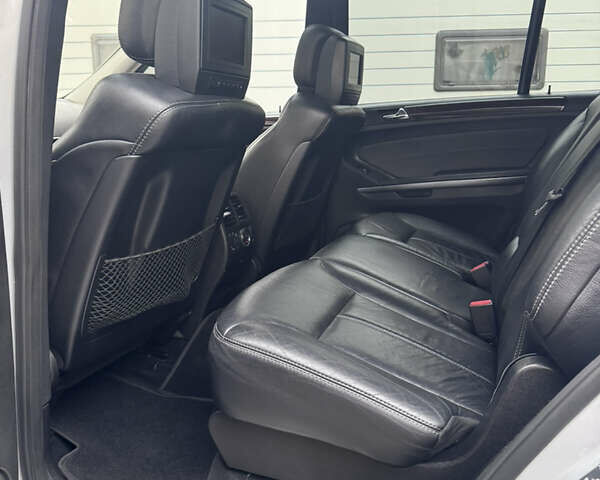 Мерседес ГЛ-класс 2008 в Одессе на Automoto.ua Серый Мерседес ГЛ-класс, объемом двигателя 4.66 л и пробегом 186 тыс. км за 13999 $, фото 12 на Automoto.ua