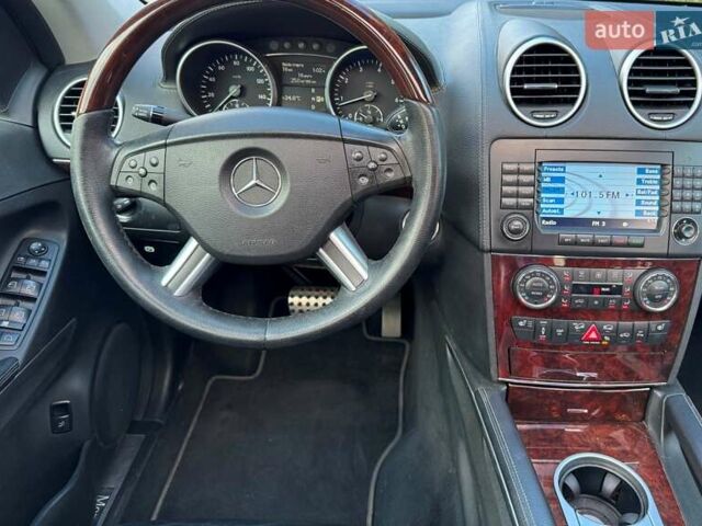 Серый Мерседес ГЛ-класс, объемом двигателя 5.46 л и пробегом 137 тыс. км за 15000 $, фото 31 на Automoto.ua