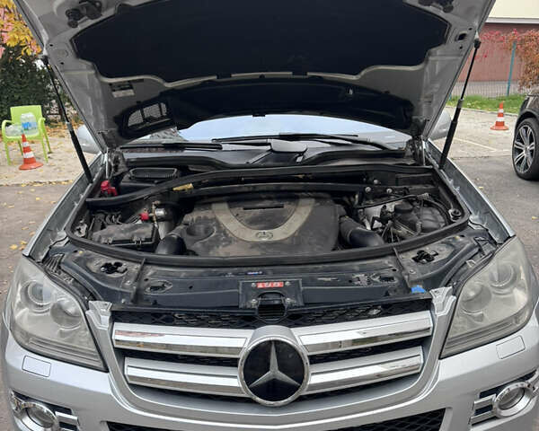 Мерседес ГЛ-класс 2008 в Одессе на Automoto.ua Серый Мерседес ГЛ-класс, объемом двигателя 4.66 л и пробегом 186 тыс. км за 13999 $, фото 9 на Automoto.ua