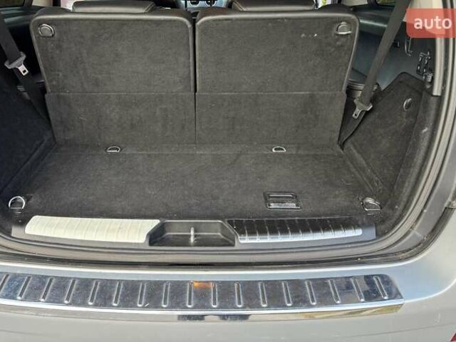 Серый Мерседес ГЛ-класс, объемом двигателя 5.46 л и пробегом 137 тыс. км за 15000 $, фото 52 на Automoto.ua