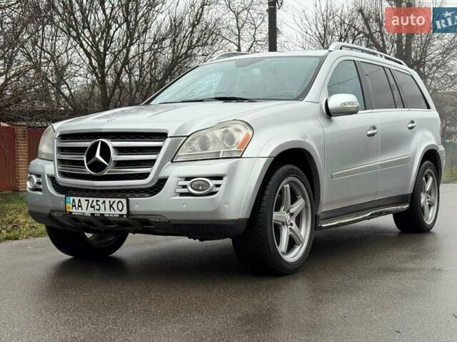 Серый Мерседес ГЛ-класс, объемом двигателя 5.46 л и пробегом 137 тыс. км за 15000 $, фото 20 на Automoto.ua