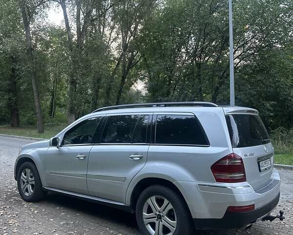 Сірий Мерседес ГЛ-Клас, об'ємом двигуна 4.66 л та пробігом 375 тис. км за 8900 $, фото 3 на Automoto.ua