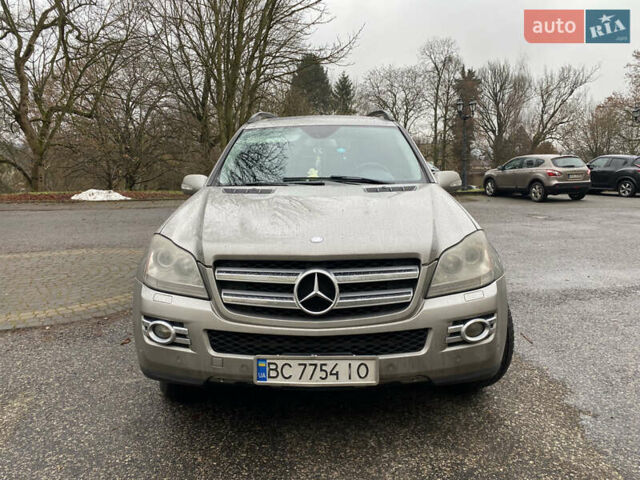 Серый Мерседес ГЛ-класс, объемом двигателя 2.99 л и пробегом 330 тыс. км за 15000 $, фото 1 на Automoto.ua