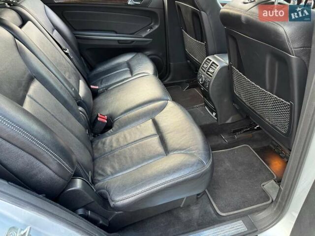 Серый Мерседес ГЛ-класс, объемом двигателя 5.46 л и пробегом 137 тыс. км за 15000 $, фото 49 на Automoto.ua