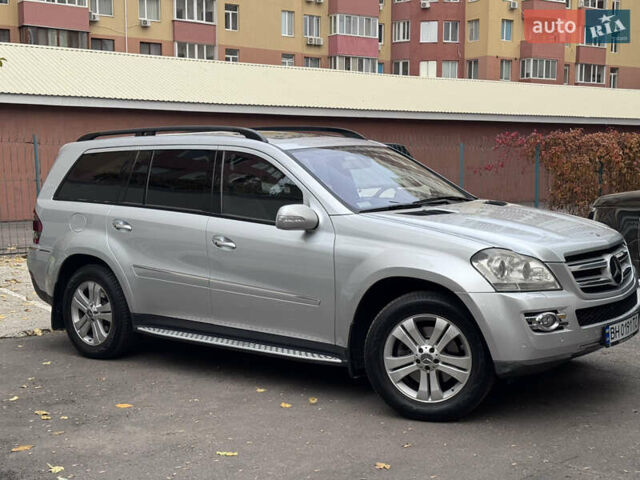 Мерседес ГЛ-класс 2008 в Одессе на Automoto.ua Серый Мерседес ГЛ-класс, объемом двигателя 4.66 л и пробегом 186 тыс. км за 13999 $, фото 1 на Automoto.ua