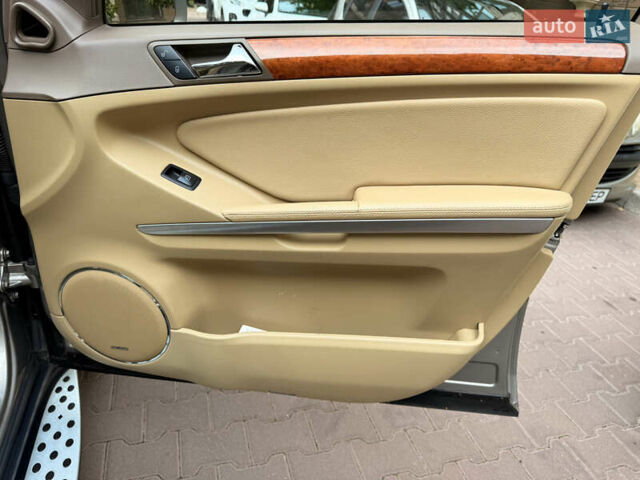 Сірий Мерседес ГЛ-Клас, об'ємом двигуна 4.66 л та пробігом 150 тис. км за 17500 $, фото 95 на Automoto.ua