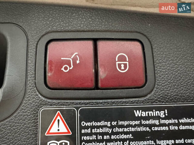 Сірий Мерседес ГЛ-Клас, об'ємом двигуна 2.99 л та пробігом 410 тис. км за 14000 $, фото 2 на Automoto.ua