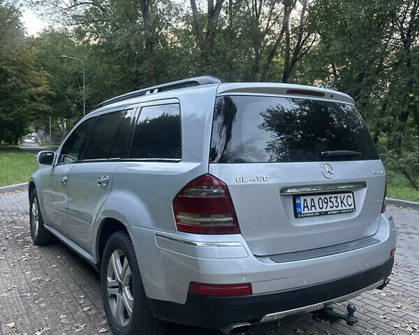Мерседес ГЛ-класс 2008 в Киеве на Automoto.ua Серый Мерседес ГЛ-класс, объемом двигателя 4.66 л и пробегом 379 тыс. км за 8450 $, фото 1 на Automoto.ua