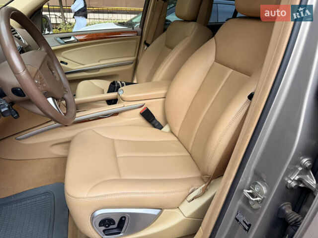 Сірий Мерседес ГЛ-Клас, об'ємом двигуна 4.66 л та пробігом 150 тис. км за 17500 $, фото 88 на Automoto.ua