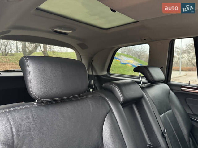 Сірий Мерседес ГЛ-Клас, об'ємом двигуна 2.99 л та пробігом 410 тис. км за 14000 $, фото 7 на Automoto.ua