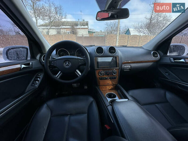 Серый Мерседес ГЛ-класс, объемом двигателя 3 л и пробегом 283 тыс. км за 16800 $, фото 5 на Automoto.ua