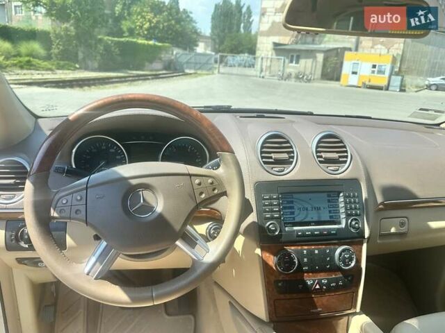 Серый Мерседес ГЛ-класс, объемом двигателя 2.99 л и пробегом 205 тыс. км за 15000 $, фото 5 на Automoto.ua