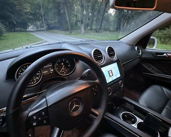 Сірий Мерседес ГЛ-Клас, об'ємом двигуна 4.66 л та пробігом 375 тис. км за 8600 $, фото 13 на Automoto.ua