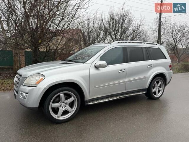 Серый Мерседес ГЛ-класс, объемом двигателя 5.46 л и пробегом 137 тыс. км за 15000 $, фото 21 на Automoto.ua