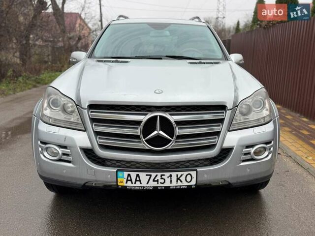 Серый Мерседес ГЛ-класс, объемом двигателя 5.46 л и пробегом 137 тыс. км за 15000 $, фото 15 на Automoto.ua