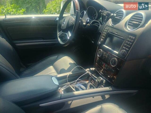 Мерседес ГЛ-класс 2010 в Чернухах на Automoto.ua Серый Мерседес ГЛ-класс, объемом двигателя 3 л и пробегом 250 тыс. км за 15200 $, фото 14 на Automoto.ua