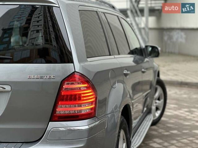 Серый Мерседес ГЛ-класс, объемом двигателя 2.99 л и пробегом 232 тыс. км за 16900 $, фото 9 на Automoto.ua