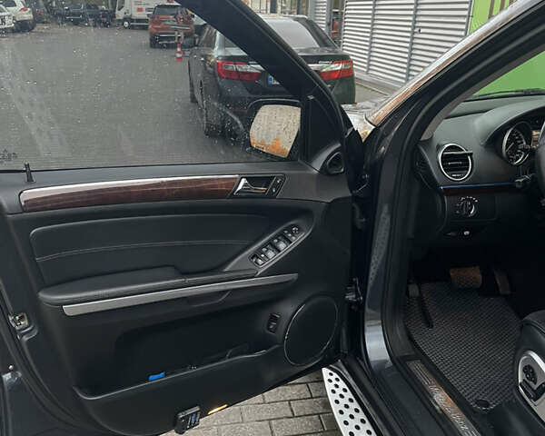 Мерседес ГЛ-Клас 2010 у Києві на Automoto.ua Сірий Мерседес ГЛ-Клас, об'ємом двигуна 2.99 л та пробігом 268 тис. км за 24200 $, фото 20 на Automoto.ua