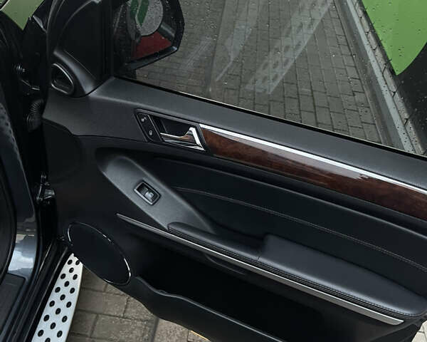 Мерседес ГЛ-Клас 2010 у Києві на Automoto.ua Сірий Мерседес ГЛ-Клас, об'ємом двигуна 2.99 л та пробігом 268 тис. км за 24200 $, фото 15 на Automoto.ua