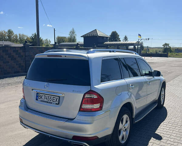 Мерседес ГЛ-класс 2010 в Ровно на Automoto.ua Серый Мерседес ГЛ-класс, объемом двигателя 4.7 л и пробегом 230 тыс. км за 15300 $, фото 5 на Automoto.ua