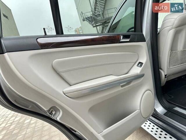 Серый Мерседес ГЛ-класс, объемом двигателя 2.99 л и пробегом 232 тыс. км за 16900 $, фото 27 на Automoto.ua