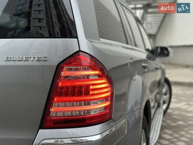 Серый Мерседес ГЛ-класс, объемом двигателя 2.99 л и пробегом 232 тыс. км за 16900 $, фото 10 на Automoto.ua