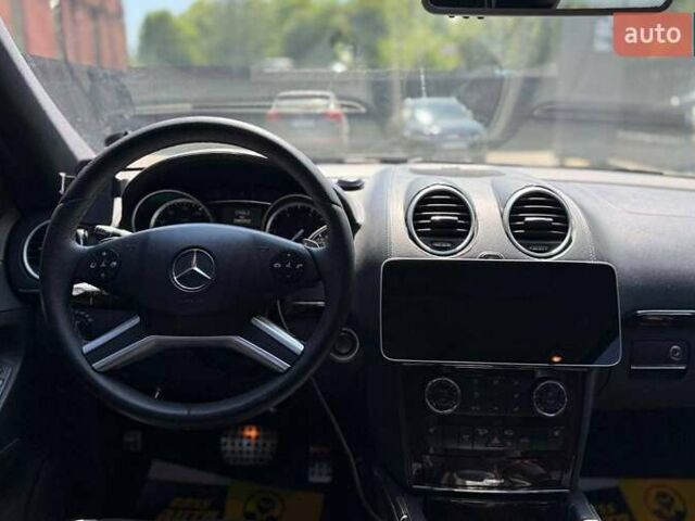 Сірий Мерседес ГЛ-Клас, об'ємом двигуна 2.99 л та пробігом 240 тис. км за 18500 $, фото 14 на Automoto.ua