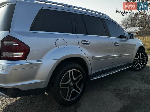 Серый Мерседес ГЛ-класс, объемом двигателя 5.5 л и пробегом 208 тыс. км за 16800 $, фото 3 на Automoto.ua