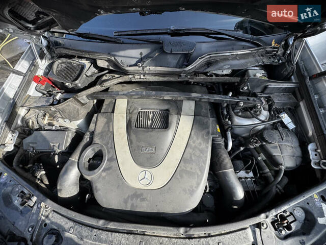 Серый Мерседес ГЛ-класс, объемом двигателя 5.5 л и пробегом 208 тыс. км за 16800 $, фото 24 на Automoto.ua