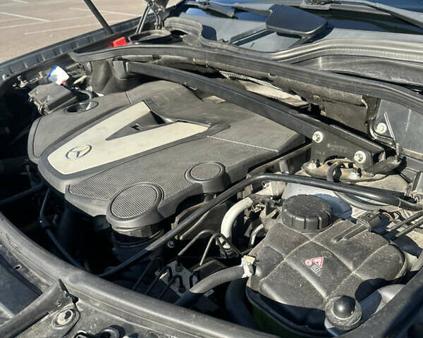 Серый Мерседес ГЛ-класс, объемом двигателя 2.99 л и пробегом 215 тыс. км за 19500 $, фото 25 на Automoto.ua