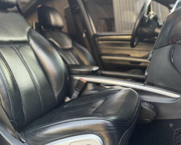 Серый Мерседес ГЛ-класс, объемом двигателя 5.5 л и пробегом 208 тыс. км за 16800 $, фото 13 на Automoto.ua