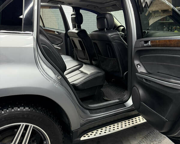 Серый Мерседес ГЛ-класс, объемом двигателя 2.99 л и пробегом 284 тыс. км за 16300 $, фото 10 на Automoto.ua