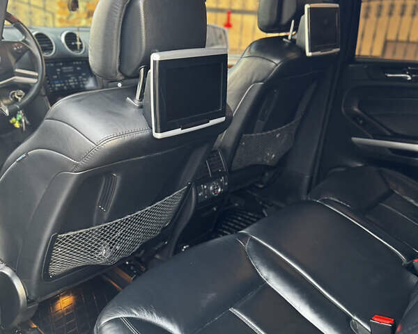 Серый Мерседес ГЛ-класс, объемом двигателя 5.5 л и пробегом 208 тыс. км за 16800 $, фото 19 на Automoto.ua