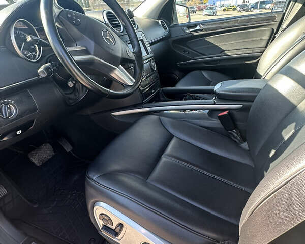 Серый Мерседес ГЛ-класс, объемом двигателя 2.99 л и пробегом 215 тыс. км за 19500 $, фото 11 на Automoto.ua