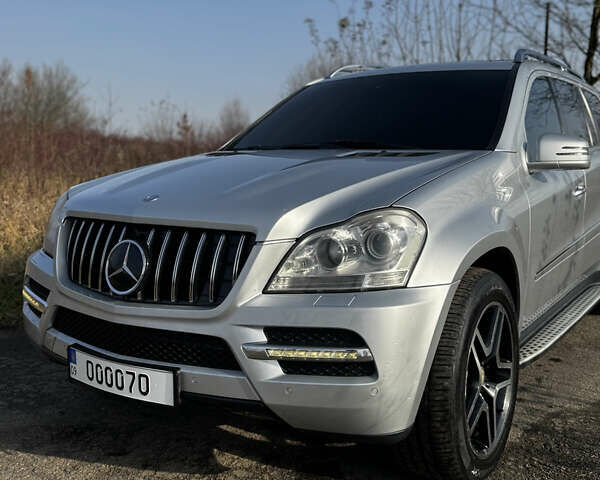 Серый Мерседес ГЛ-класс, объемом двигателя 5.5 л и пробегом 208 тыс. км за 16800 $, фото 10 на Automoto.ua