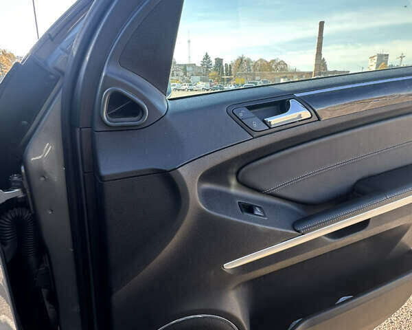 Серый Мерседес ГЛ-класс, объемом двигателя 2.99 л и пробегом 215 тыс. км за 19500 $, фото 13 на Automoto.ua