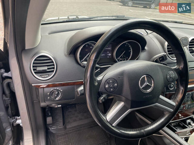 Сірий Мерседес ГЛ-Клас, об'ємом двигуна 2.99 л та пробігом 243 тис. км за 17000 $, фото 8 на Automoto.ua