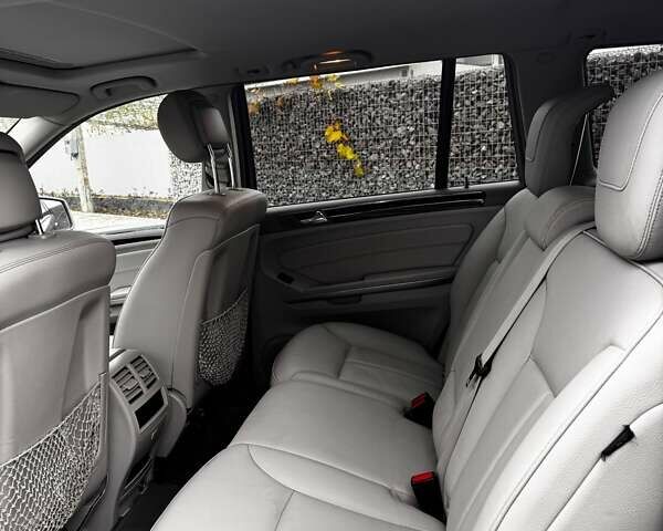 Сірий Мерседес ГЛ-Клас, об'ємом двигуна 2.99 л та пробігом 290 тис. км за 19900 $, фото 35 на Automoto.ua