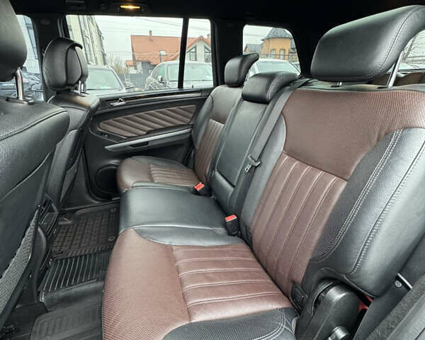 Серый Мерседес ГЛ-класс, объемом двигателя 3 л и пробегом 309 тыс. км за 20500 $, фото 26 на Automoto.ua