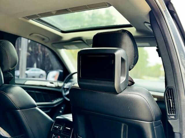 Серый Мерседес ГЛ-класс, объемом двигателя 3 л и пробегом 190 тыс. км за 25500 $, фото 11 на Automoto.ua