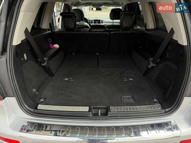 Серый Мерседес ГЛ-класс, объемом двигателя 4.66 л и пробегом 220 тыс. км за 24600 $, фото 25 на Automoto.ua