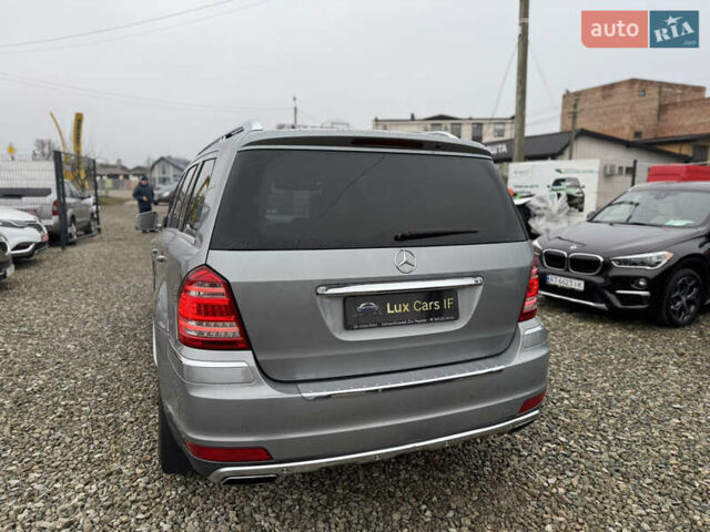 Серый Мерседес ГЛ-класс, объемом двигателя 3 л и пробегом 309 тыс. км за 20500 $, фото 12 на Automoto.ua