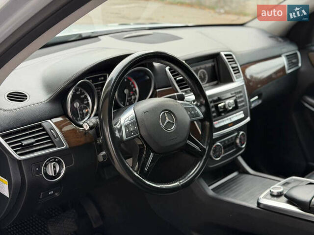 Серый Мерседес ГЛ-класс, объемом двигателя 4.66 л и пробегом 220 тыс. км за 24600 $, фото 23 на Automoto.ua