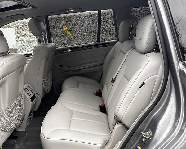 Сірий Мерседес ГЛ-Клас, об'ємом двигуна 2.99 л та пробігом 290 тис. км за 19900 $, фото 30 на Automoto.ua